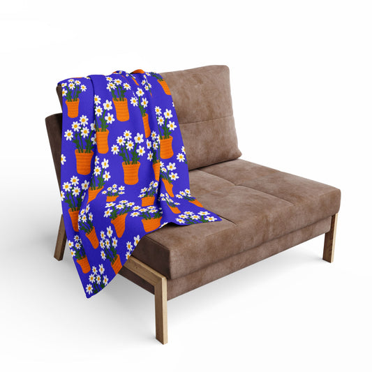 Blanket Fleece With Charming Daisy Design on Blue Background, 2 Sizes, Blanket or Throw