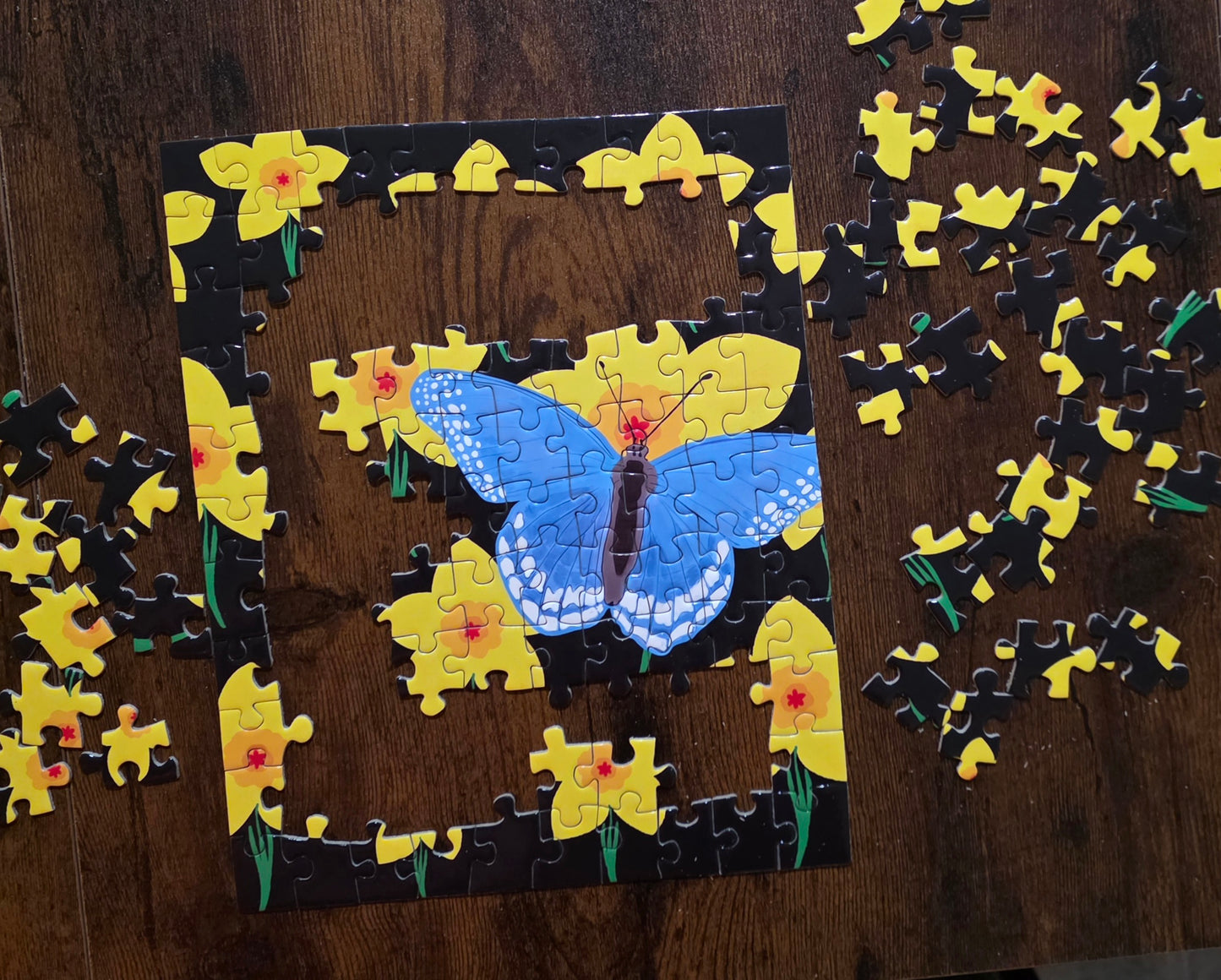 Butterfly Daffodil Puzzle for Family Fun, Gift Idea, 110-520 Pieces